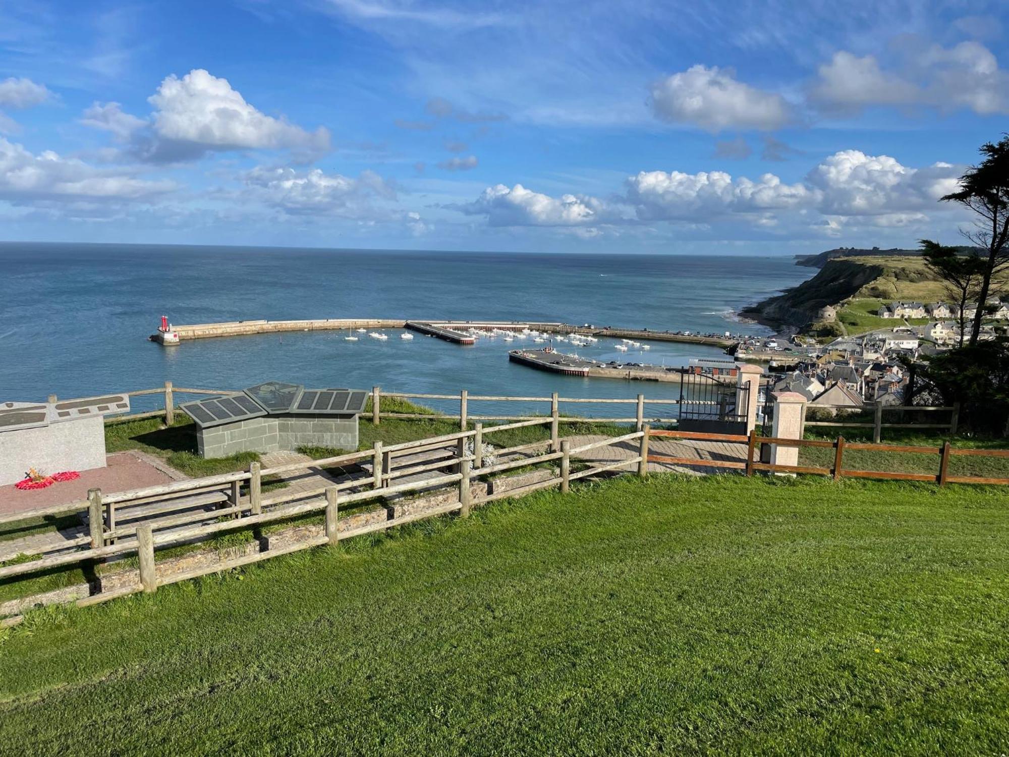 Maison Calme Et Cosy A Port-En-Bessin Pres Du Golf Et De La Mer المظهر الخارجي الصورة
