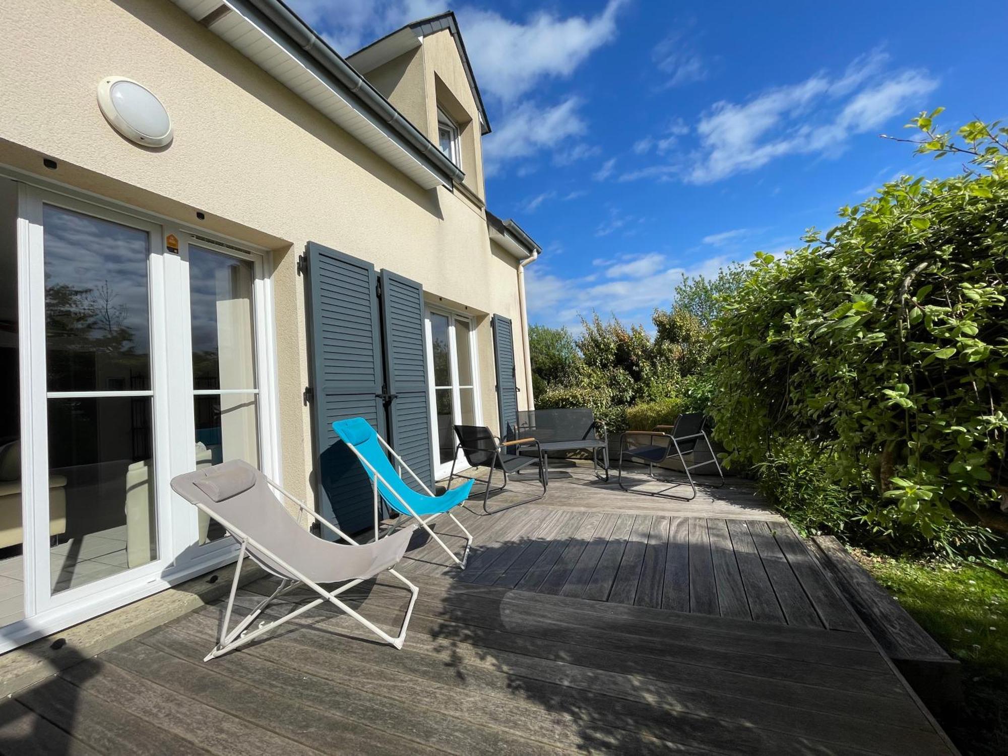 Maison Calme Et Cosy A Port-En-Bessin Pres Du Golf Et De La Mer المظهر الخارجي الصورة
